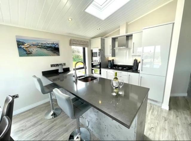 *Luxury Holiday Home With Hot Tub Close To Beach* Penally Esterno foto