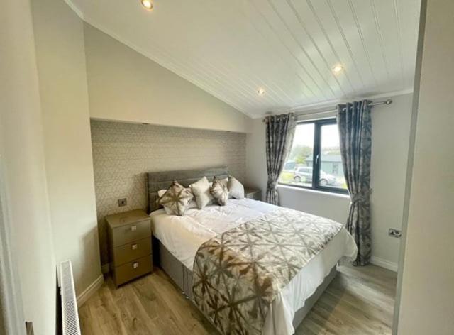 *Luxury Holiday Home With Hot Tub Close To Beach* Penally Esterno foto