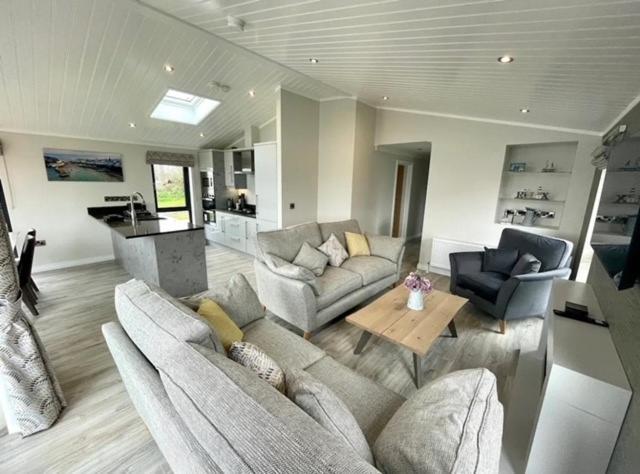 *Luxury Holiday Home With Hot Tub Close To Beach* Penally Esterno foto